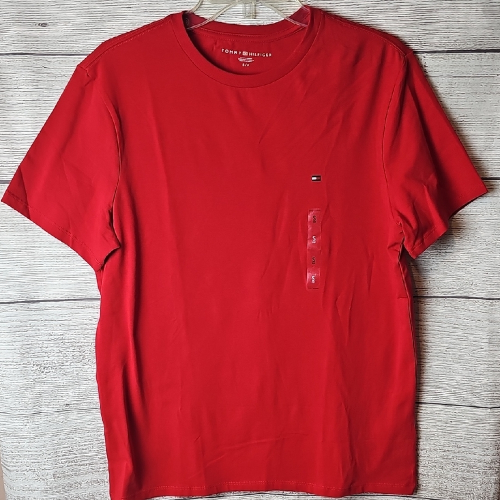 Tommy Hilfiger Men's SMALL Vibrant Red Tee